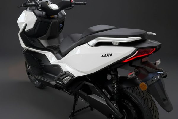 Velca EON Blanca Lateral