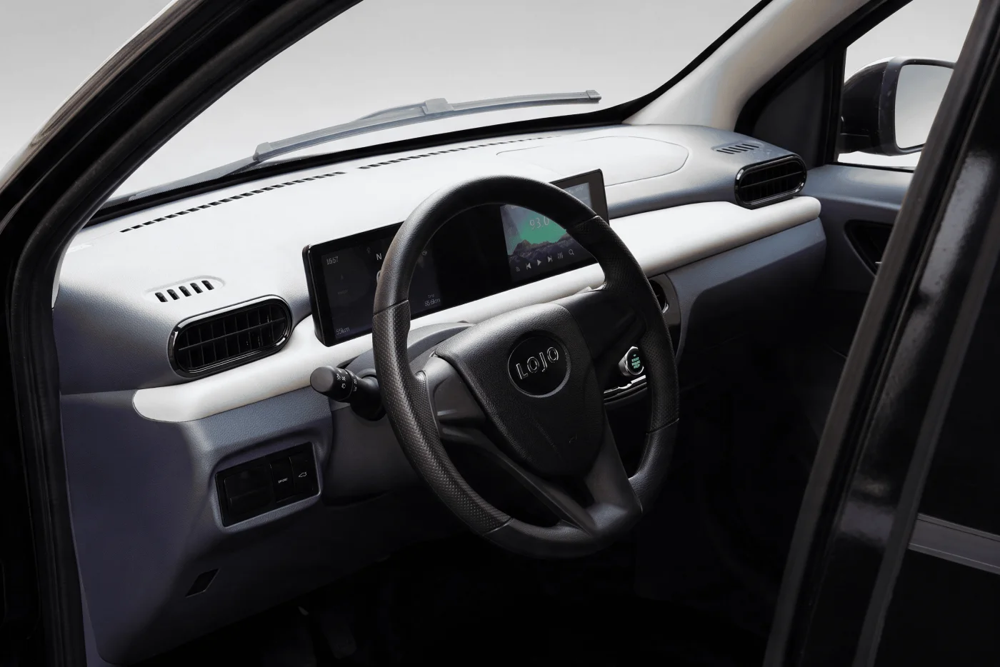 Desner T30 — volante e posto guida